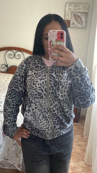 Sudadera con cremallera estampado leopardo