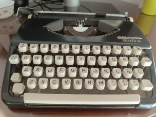 Máquina de escribir Olympia Splendid 33 Vintage