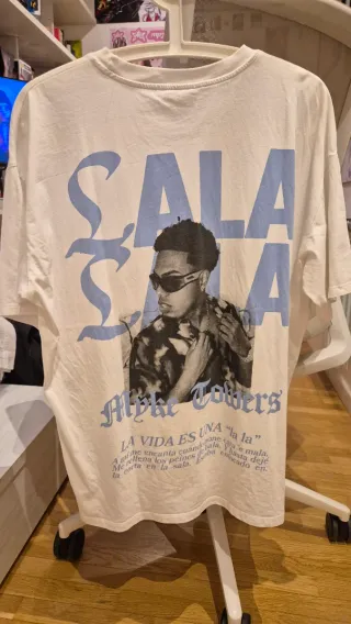 Camiseta Pull&Bear Myke Towers Blanca