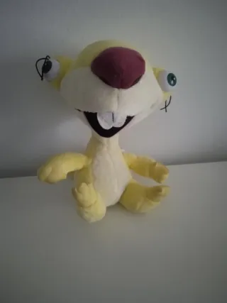 Peluche burro gris y otros peluches a 2€ cada uno.