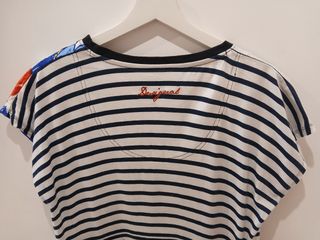 Camiseta Desigual rayas y flores