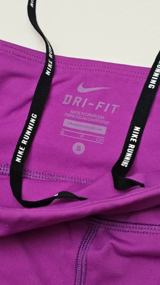Mallas cortas deportivas Nike moradas