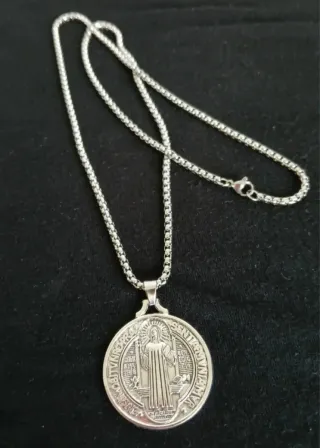 Medalla San Benito con Cadena