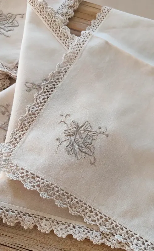 Tovaglioli Ricamati a Mano Panna Ecrù Cotone