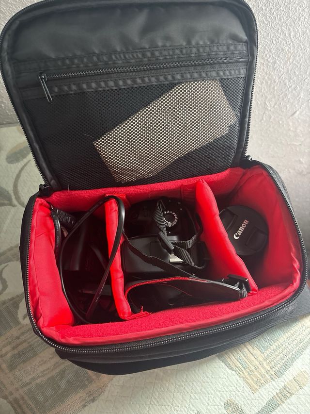 Cámara Canon EOS 4000D y Objetivo 18-55mm