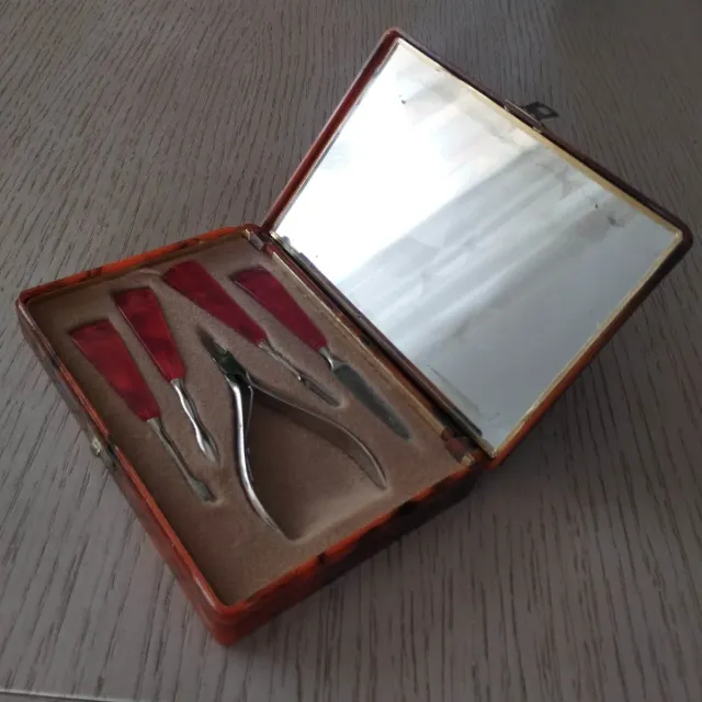 Estuche manicura vintage con espejo