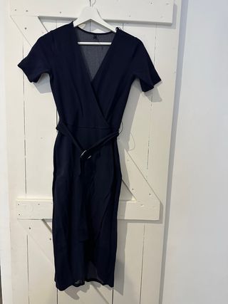 Vestido azul de punto con cinturón