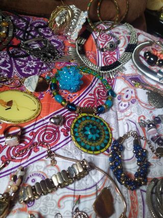 Lote Bisutería Multicolor y Naranja última oferta 