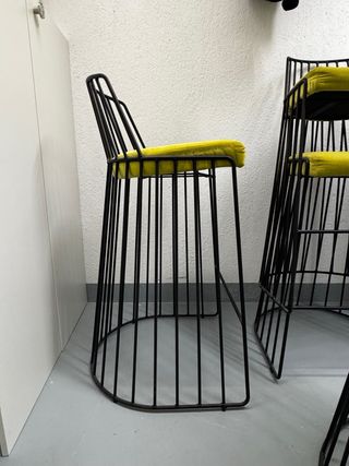 4 taburetes de forja con asiento tapizado