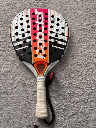 Pala pádel Babolat Dyna con poco uso.