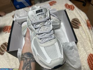 Nike Zoom Vomero 5 Gris/Blanco