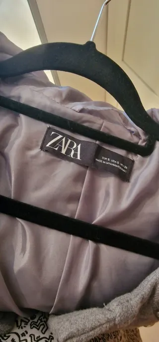 Abrigo Zara gris 