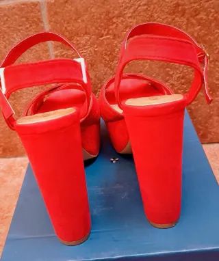 Sandalias tacón Marypaz rojas talla 39