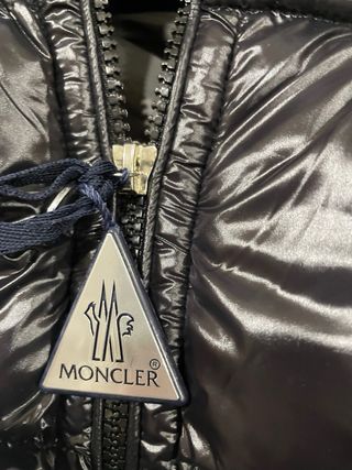 Gilet Moncler nero con cappuccio