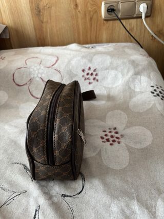 Neceser o bolso estampado