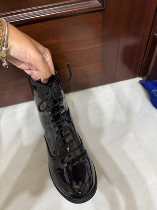 Botas charol negras
