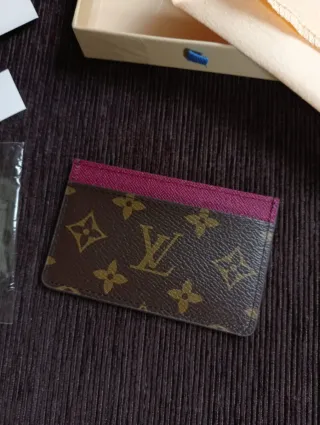 Louis Vuitton + llavero Louis Vuitton x Nike