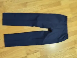 Traje Almirante Azul con Detalles Rojos