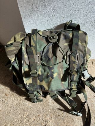Mochila camuflaje boscosa 24h
