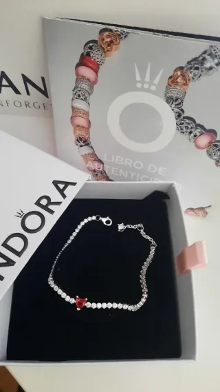Pulsera Pandora Corazón Rojo  tallas 18 y 19cm