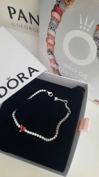 Pulsera Pandora Corazón Rojo  tallas 18 y 19cm