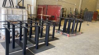 Tavoli da bar in metallo nero