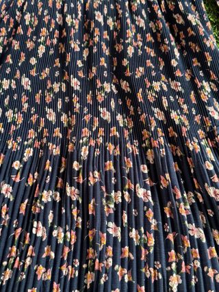 Vestido Vero Moda floral azul y rosa.