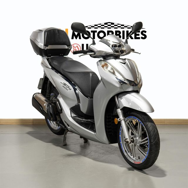 HONDA SH 300i TOP CASE KEYLESS