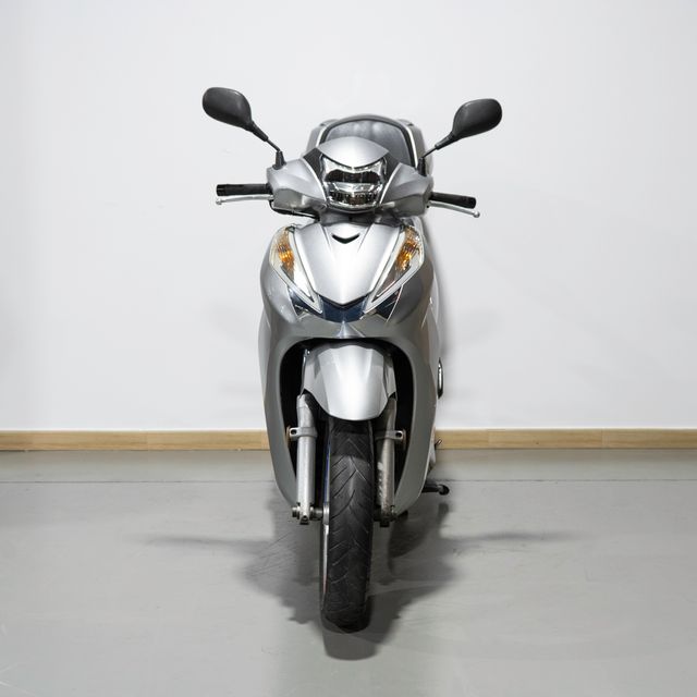 HONDA SH 300i TOP CASE KEYLESS