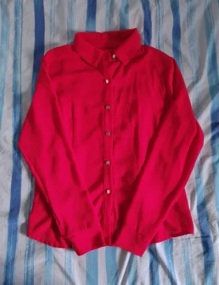 Camisa roja de manga larga