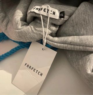 Conjunto chándal gris con cordones azules