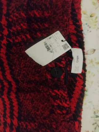 Falda cuadros rojos y negros