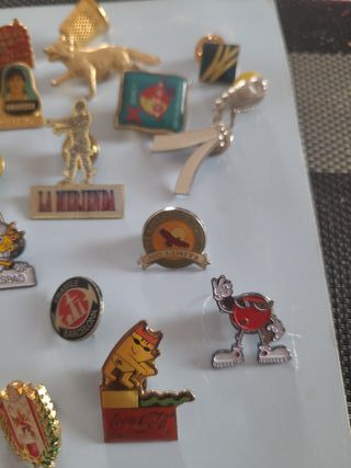 Colección 23 pins variados