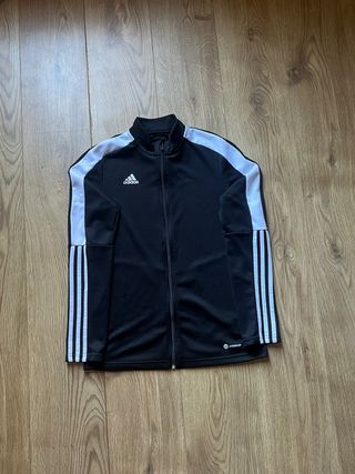 Chaqueta deportiva Adidas negra y blanca