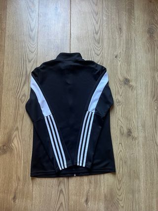 Chaqueta deportiva Adidas negra y blanca