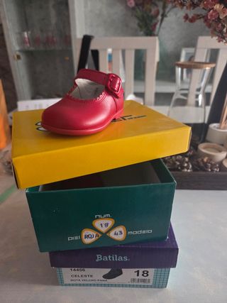 Zapatos de bebé talla 18