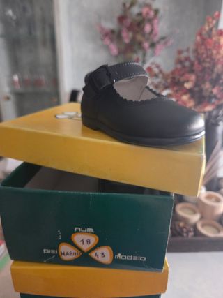 Zapatos de bebé talla 18