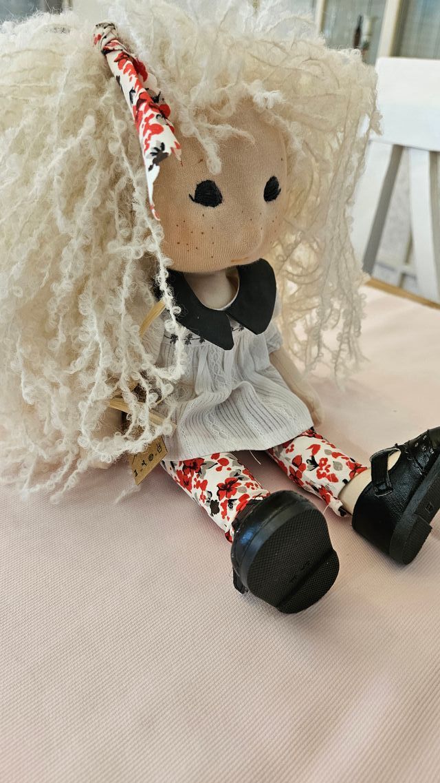 Muñeca de tela 33 cm con ropa