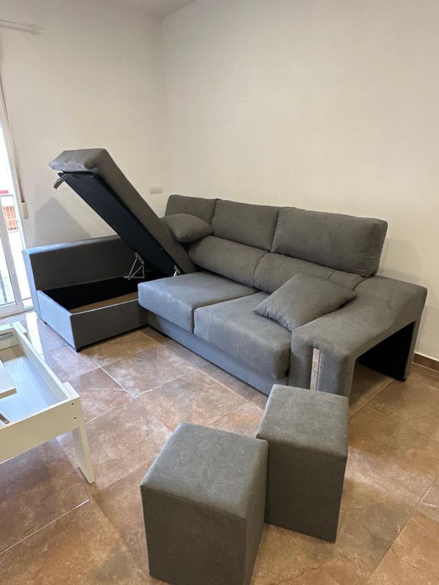 Bellissimo divano con Arcon e sedili allungabili!!!