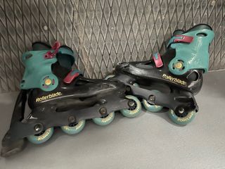 Patines Rollerblade en línea con clips de ajuste .
