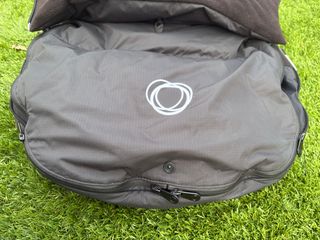 Saco polar para silla de bebé marca Bugaboo