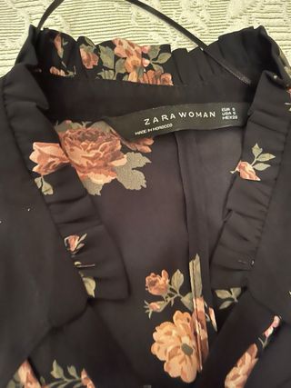 Vestido Zara flores negro talla S