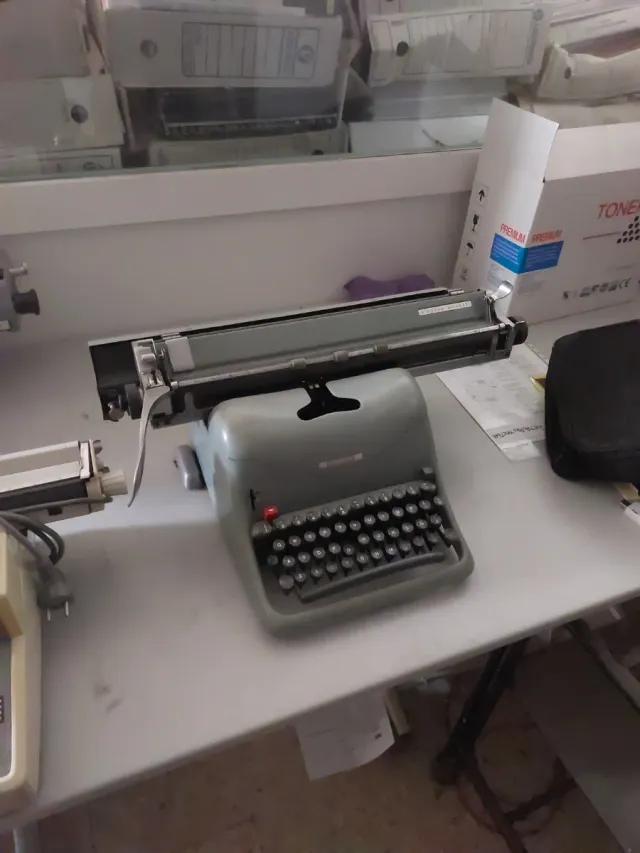 Máquina de escribir antigua