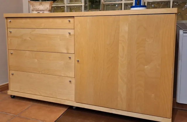 Mueble cajonera con baldas de madera