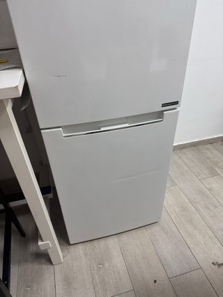 Nevera Daewoo Blanca con Congelador
