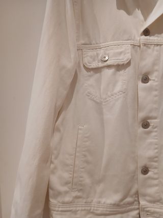 Cazadora vaquera blanca Mango