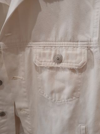 Cazadora vaquera blanca Mango