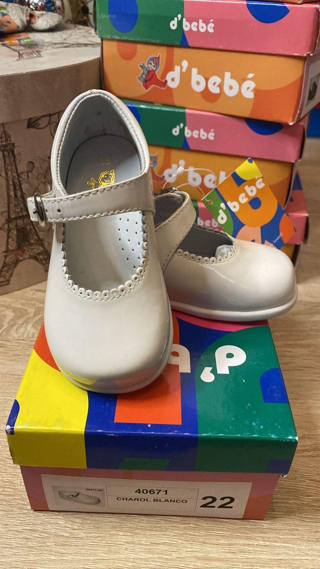 Zapatos de bebé talla 26