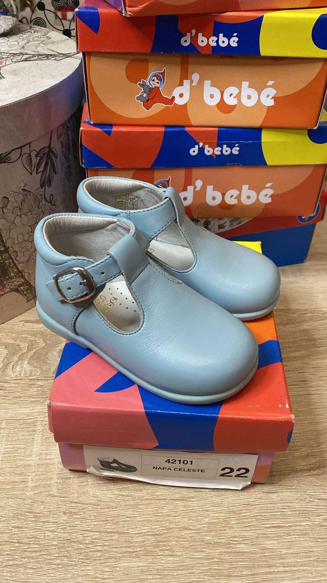 Zapatos de bebé talla 26