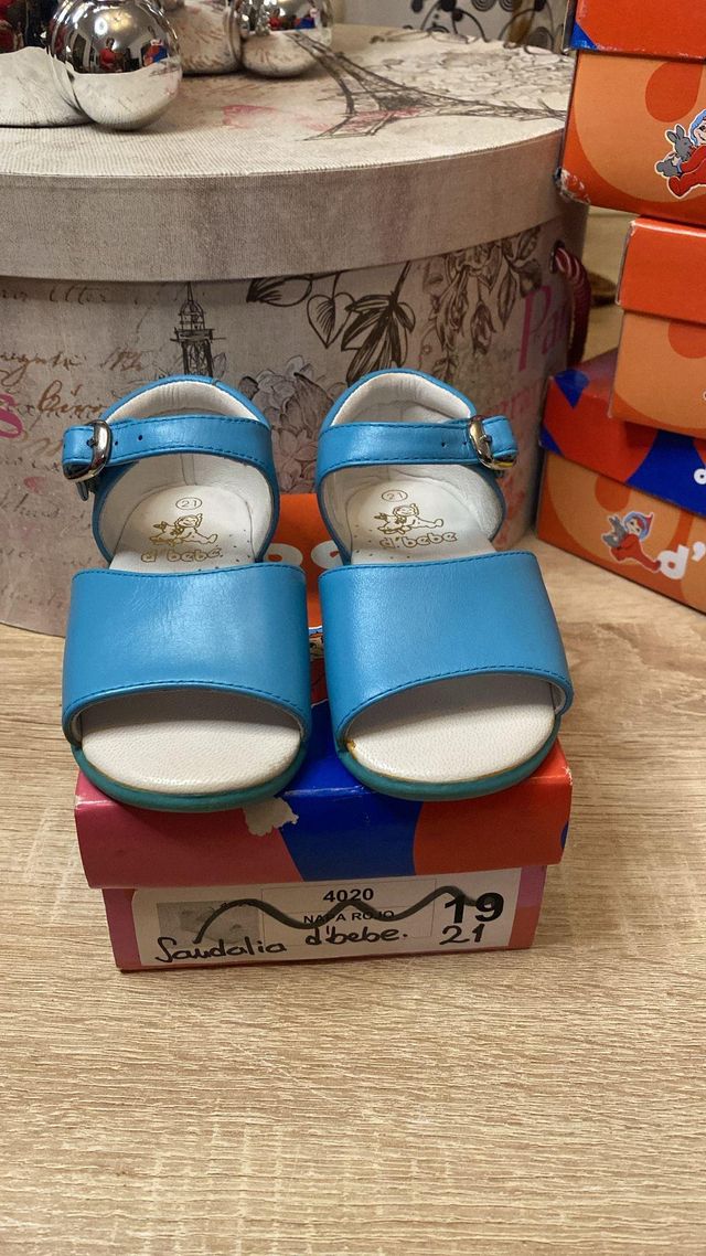 Zapatos de bebé talla 26